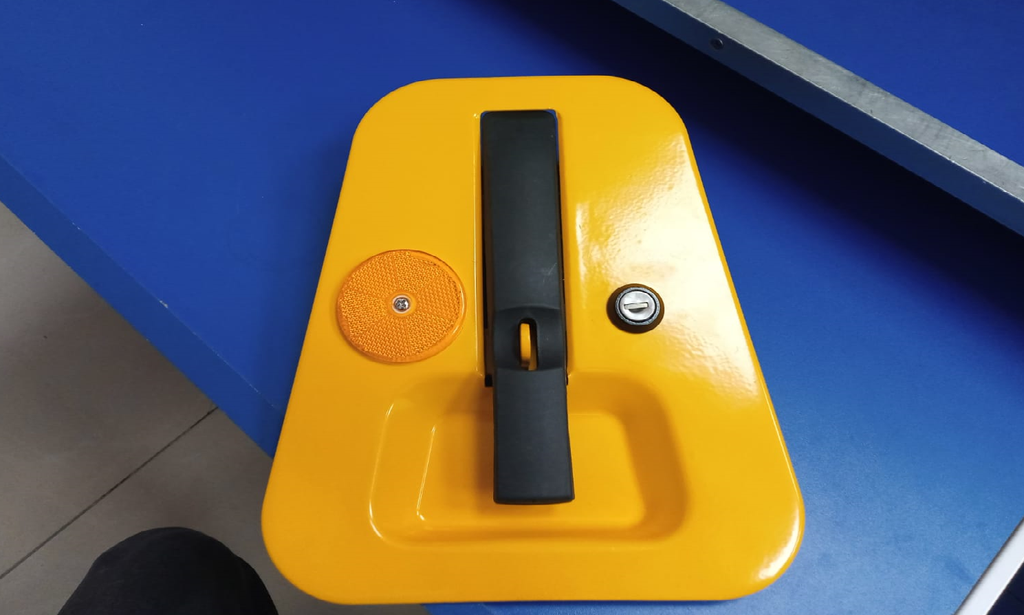 LATCH ENGINE POD COVER