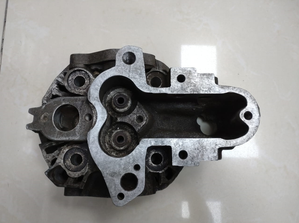 CYLINDER HEAD