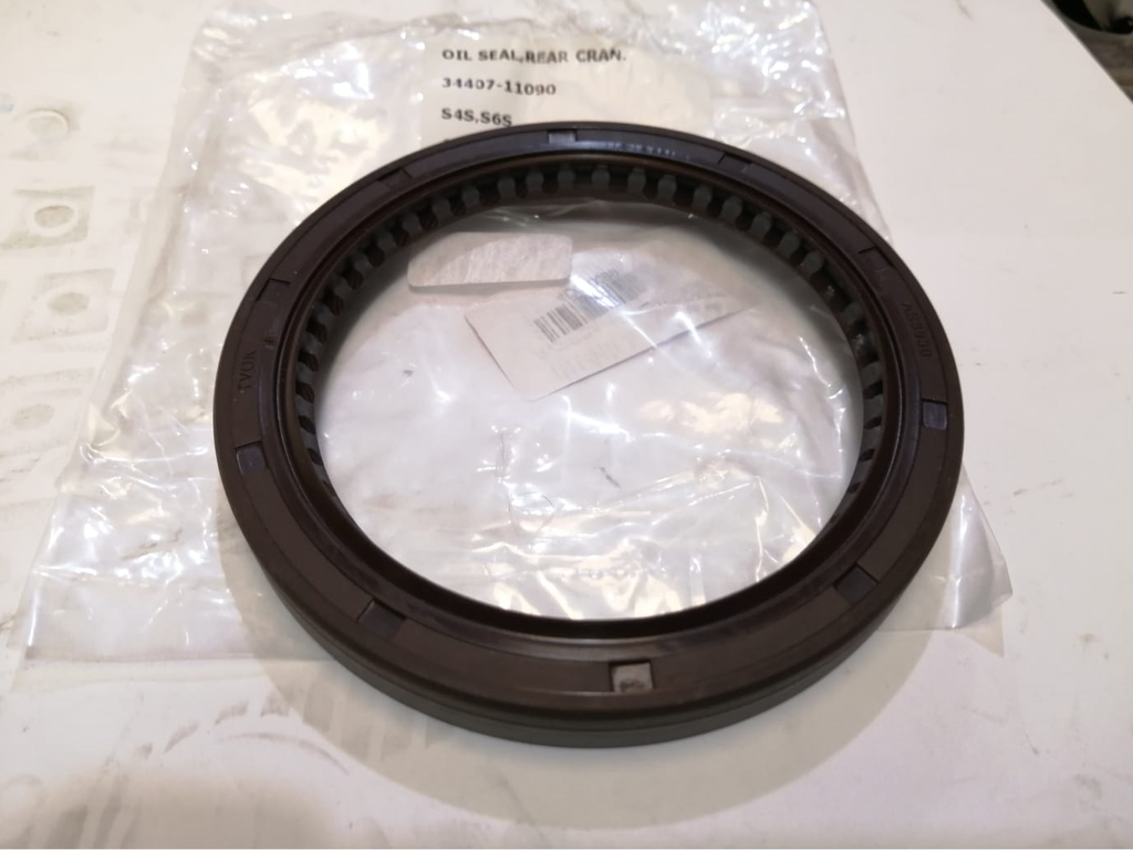 REAR SEAL 90X115X12    