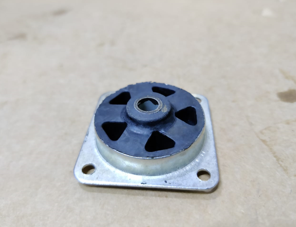 MOUNTING FOR RADIATOR