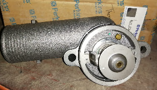 THERMOSTAT CONNECTION RIGHT SIDE