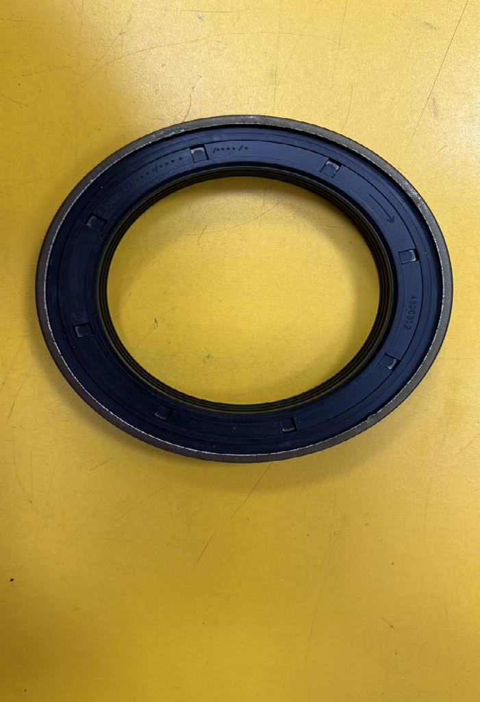 FRONT SEAL 65X92X10/15                  
