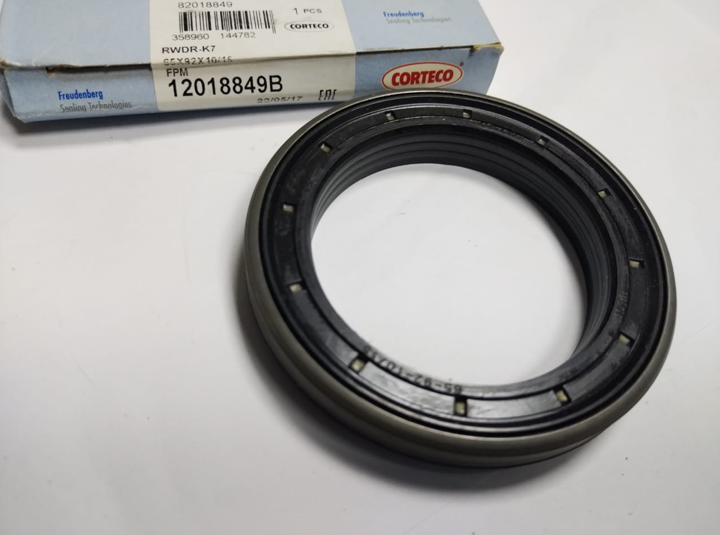 OIL SEAL
