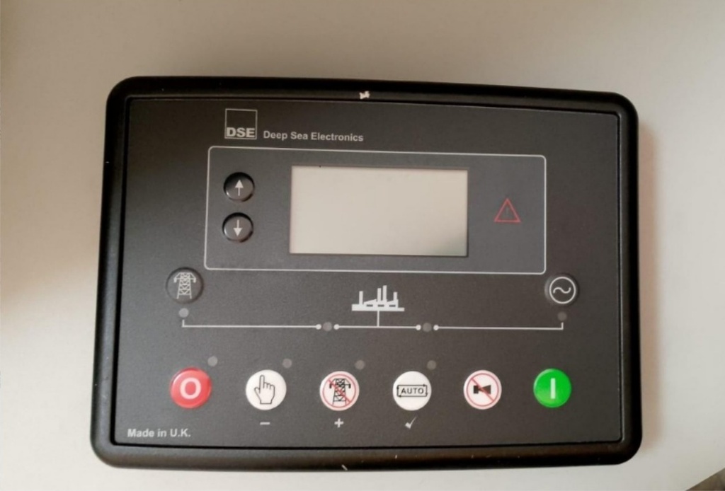 ENGINE GENERATOR CONTROLLER