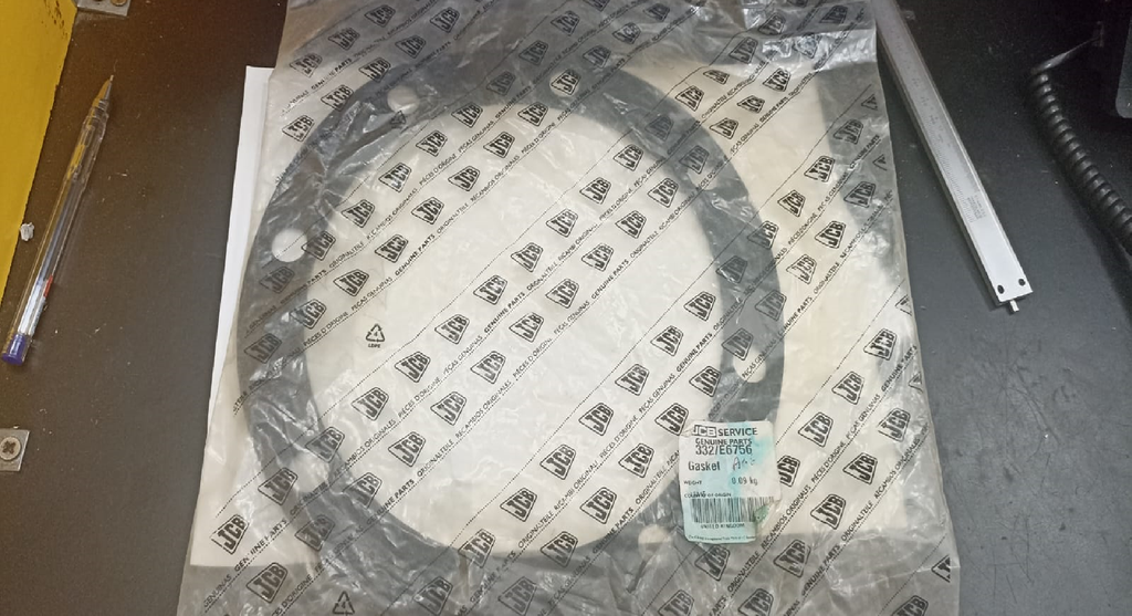 HYDRAULIC TANK GASKET 8 HOLE