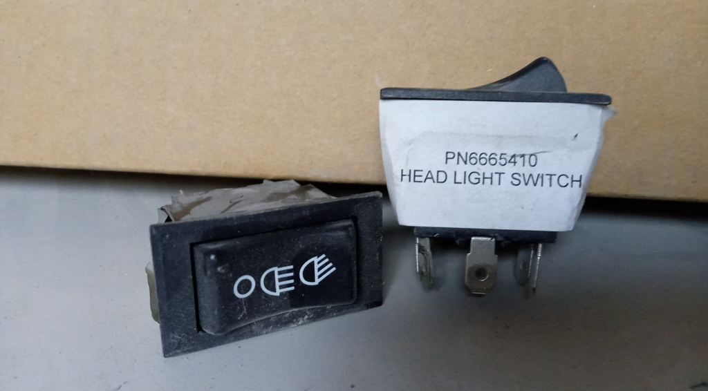 HEAD LIGHT SWITCH