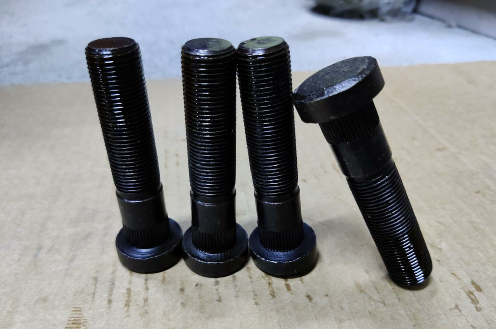 WHEEL BOLT