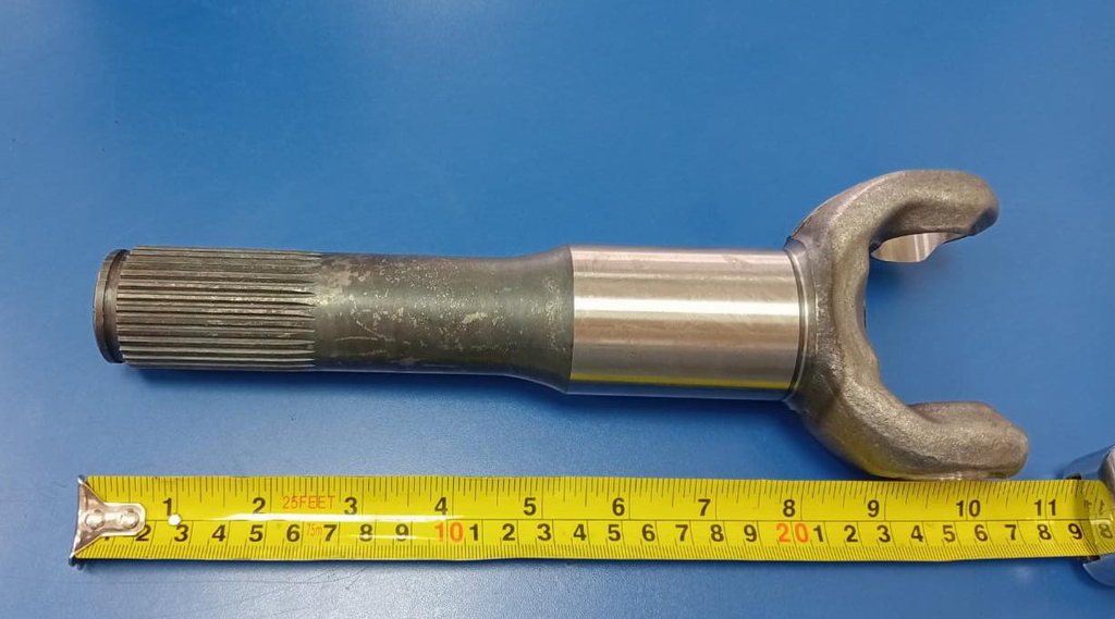 AXLE SHAFT HUB SIDE