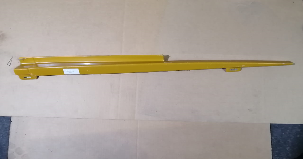 RAIL BONNET, LOWER RH YELLOW