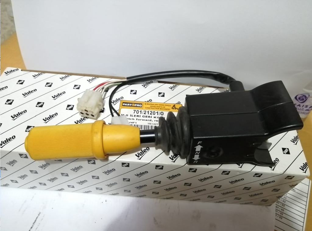 SWITCH FORWARD & REVERSE WITH HORN LEFT