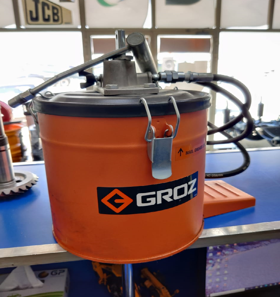 BUCKET GREASE PUMP 6 KG