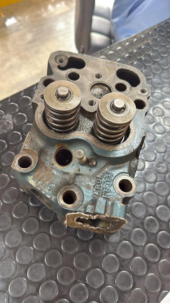 CYLINDER HEAD COMPLETE