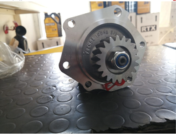 [6211025] VACUUM PUMP
