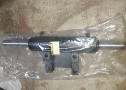 [PT573/10061] STEERING RAM CYLINDER    
